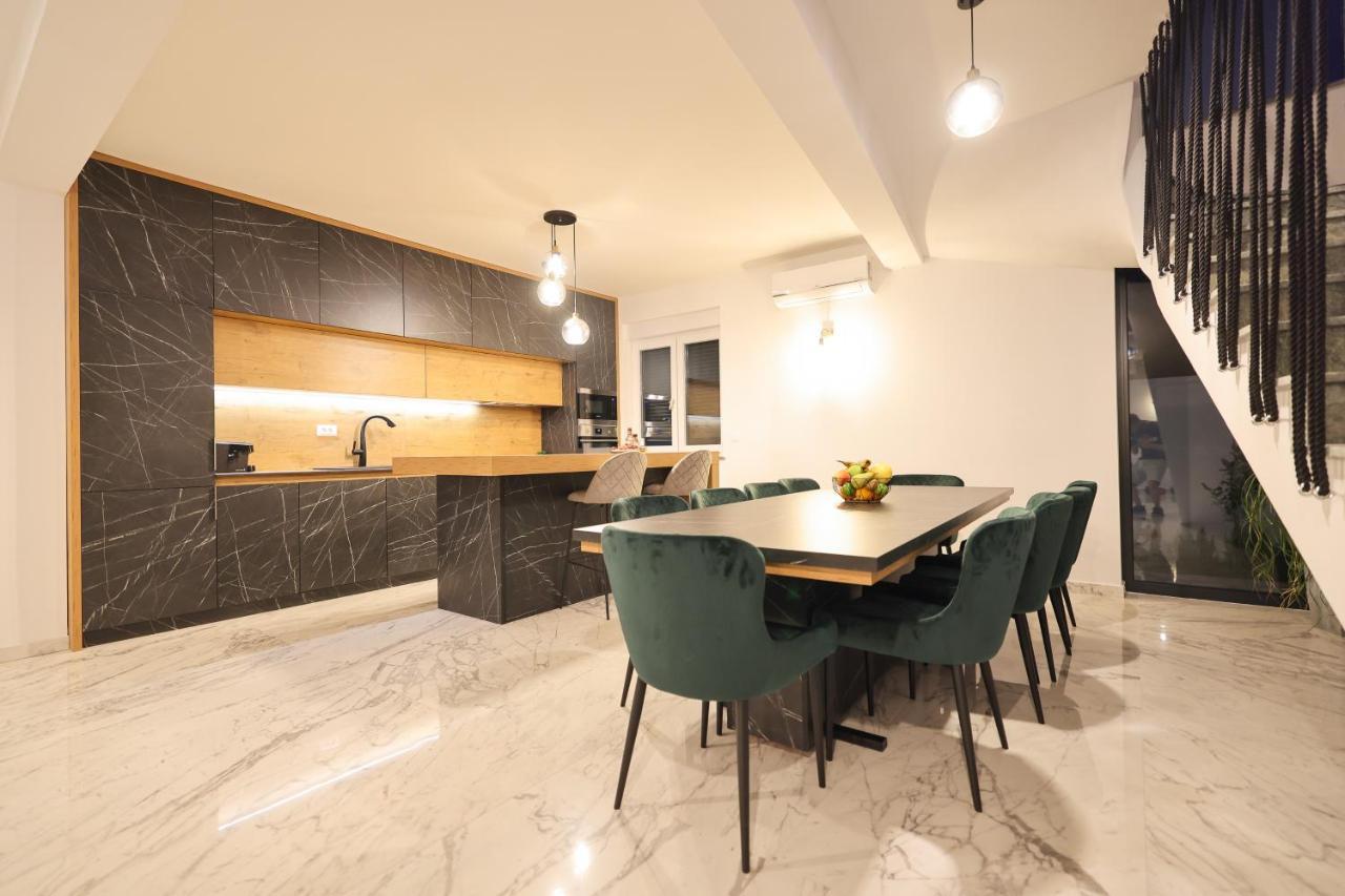 Rhapsody In Green - Luxury Villa In Zadar Crno Eksteriør billede