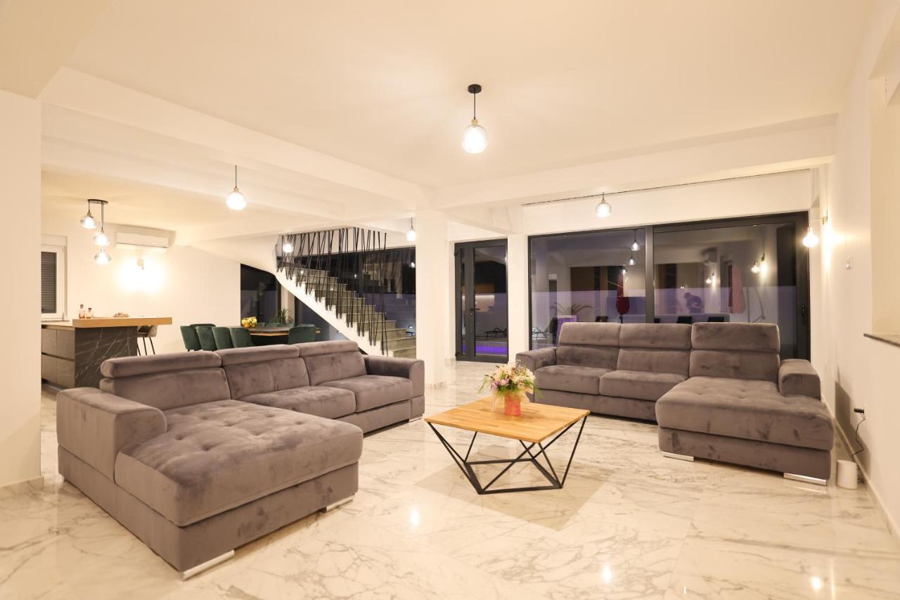 Rhapsody In Green - Luxury Villa In Zadar Crno Eksteriør billede