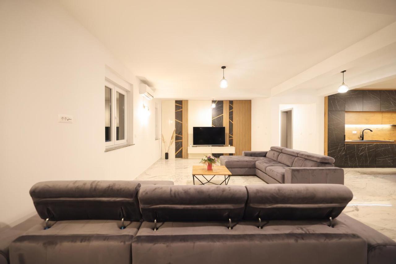 Rhapsody In Green - Luxury Villa In Zadar Crno Eksteriør billede