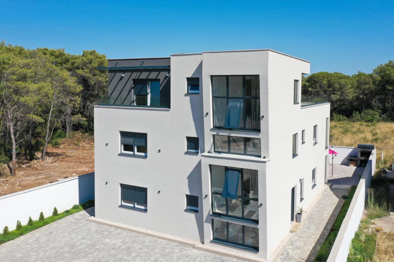 Rhapsody In Green - Luxury Villa In Zadar Crno Eksteriør billede
